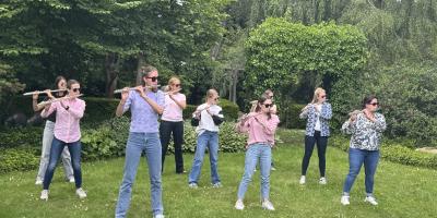 Optreden Magic Flutes in beeldentuin Duizel